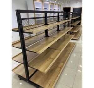 מדפים מעוצבים לחנויות