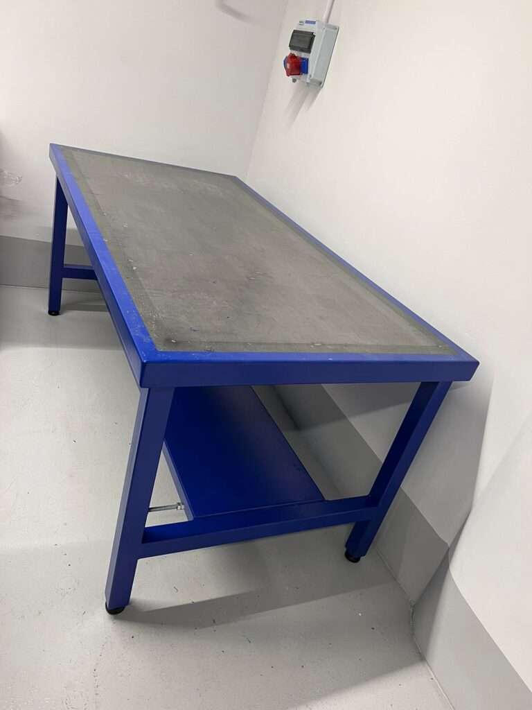 שולחן עבודה תעשייתי